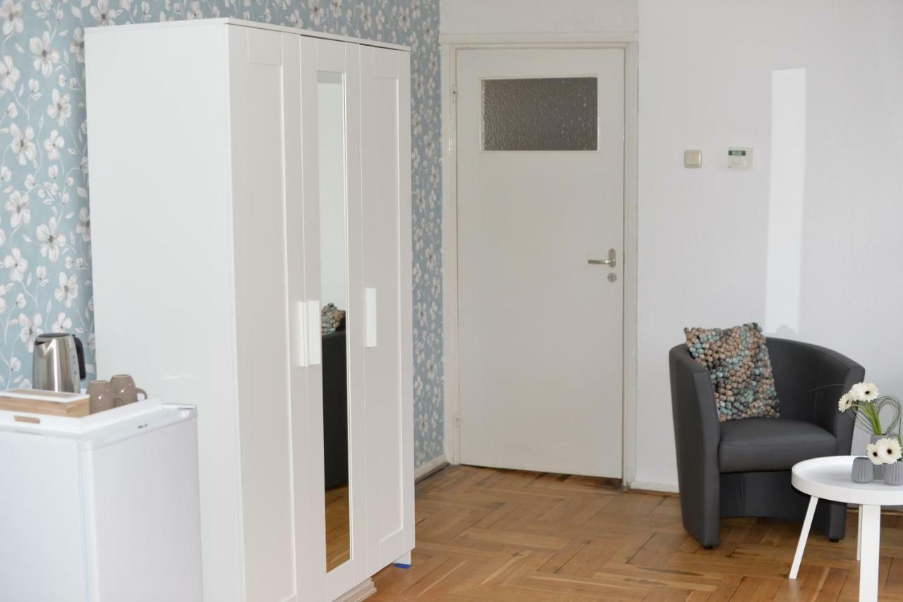 Bed And Breakfast Loft24 Heerlen Bagian luar foto